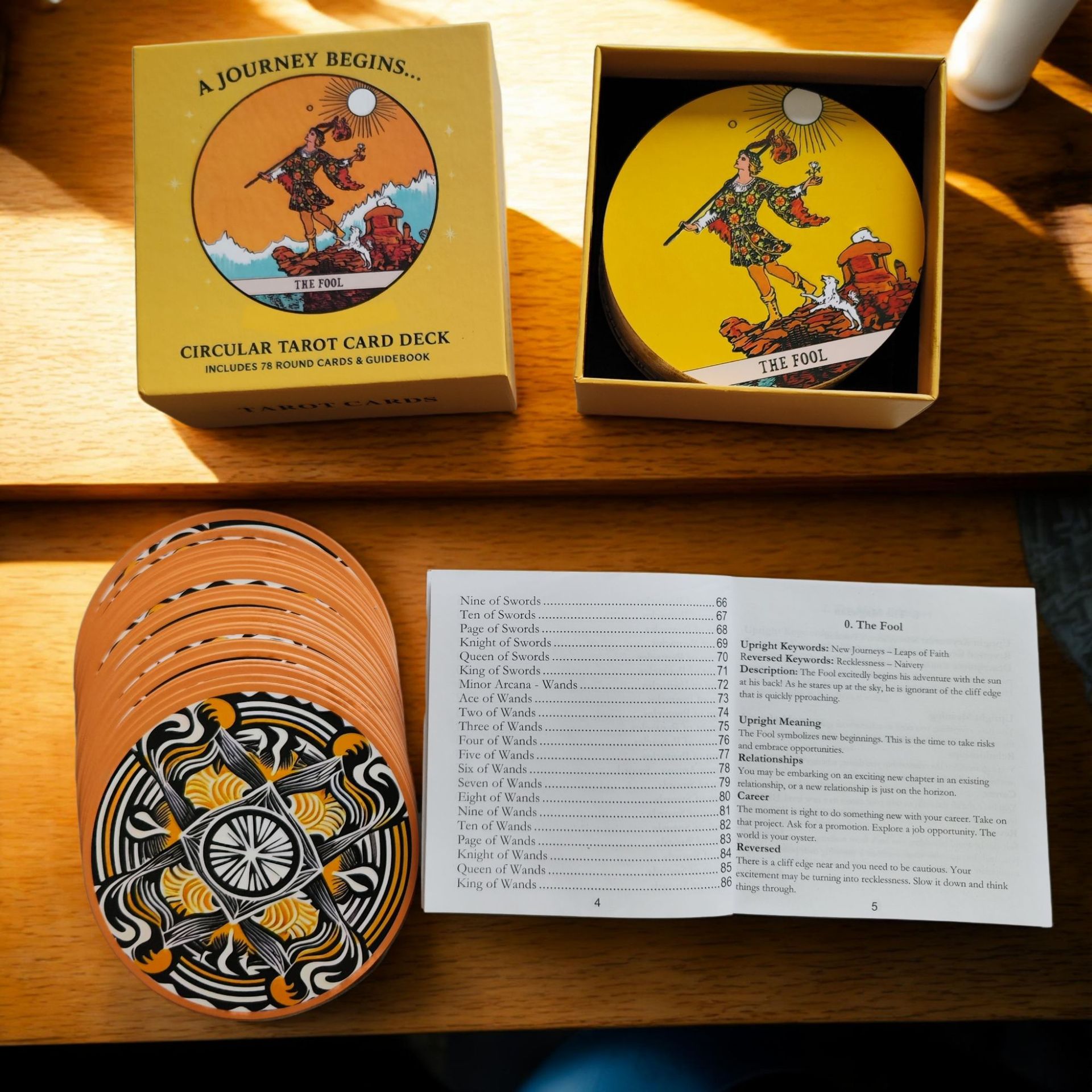 Tarot Deck With Guidebook - Dairesel Tarot Kartları Seti, 78 Yuvarlak
